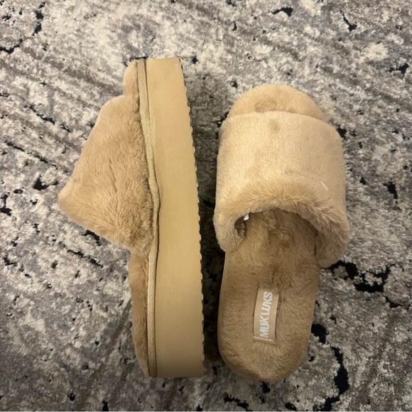 Fuzzy Platform Slides - WOMEN'S KIRSTEY SLIDE SLIPPER - Picture 5 of 7